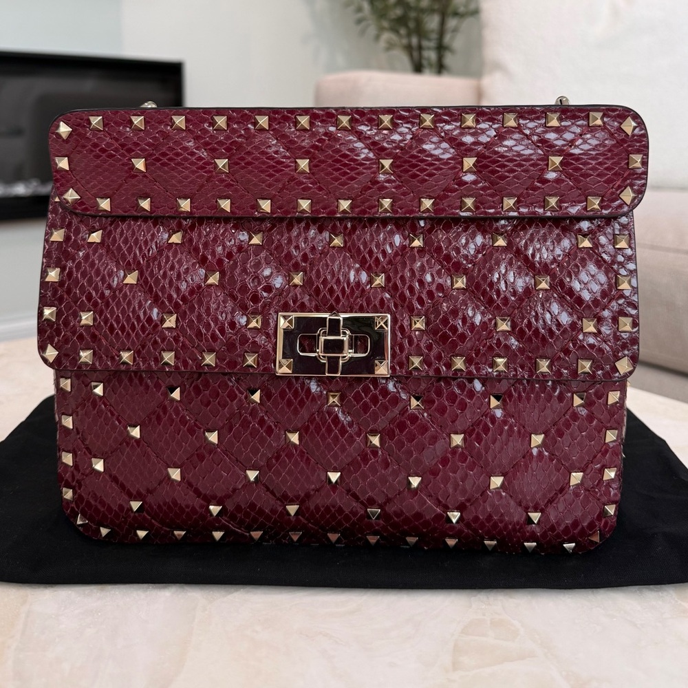 Valentino Garavani Rockstud Spike Medium Quilted Top-Handle Bag